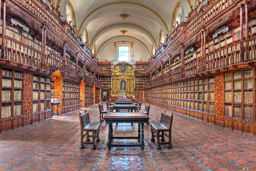 Interiors: Biblioteca Palafoxiana, ancient library in Ciudad de Puebla, Mexico.